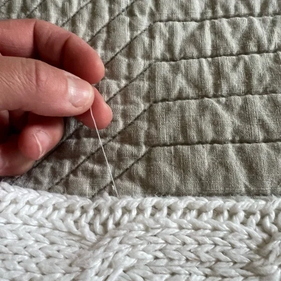 Vintage Embroidered Floral Sweater - Picture 7 of 8